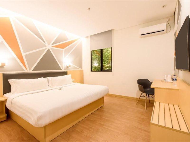 Juno Jatinegara Jakarta Exterior foto
